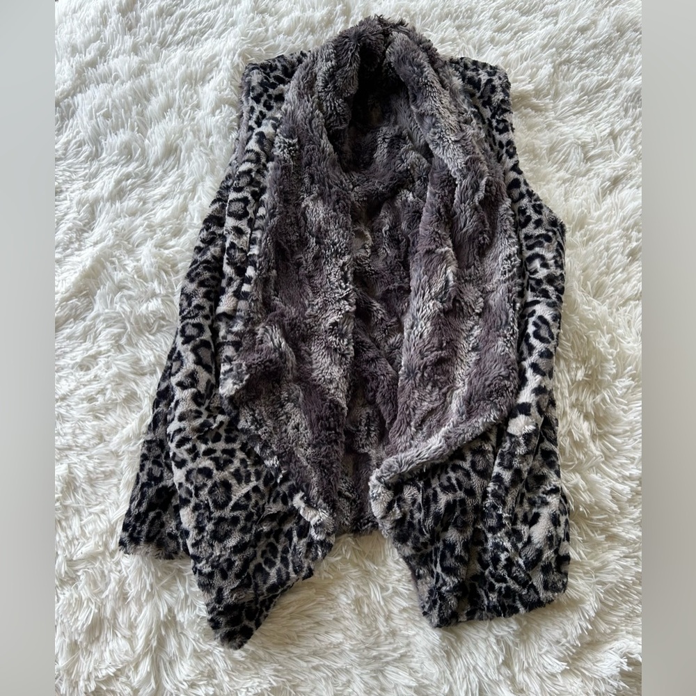 Chico's | Reversible Gray & Cheetah Faux Fur Vest - Picture 2 of 5